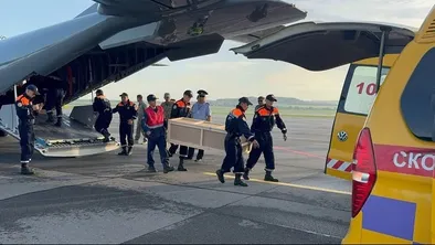 Бүгін таңертең қайтыс болған балалардың денелері Өскеменге әкелінгені белгілі болды. 